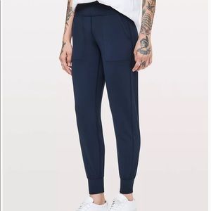 Lululemon Align Jogger 28” in True Navy